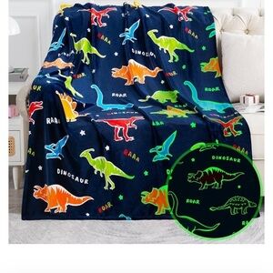 NWT Colorful Dinosaur Blanket Glow in the Dark  Blue 50"x60"  🦖 🦕